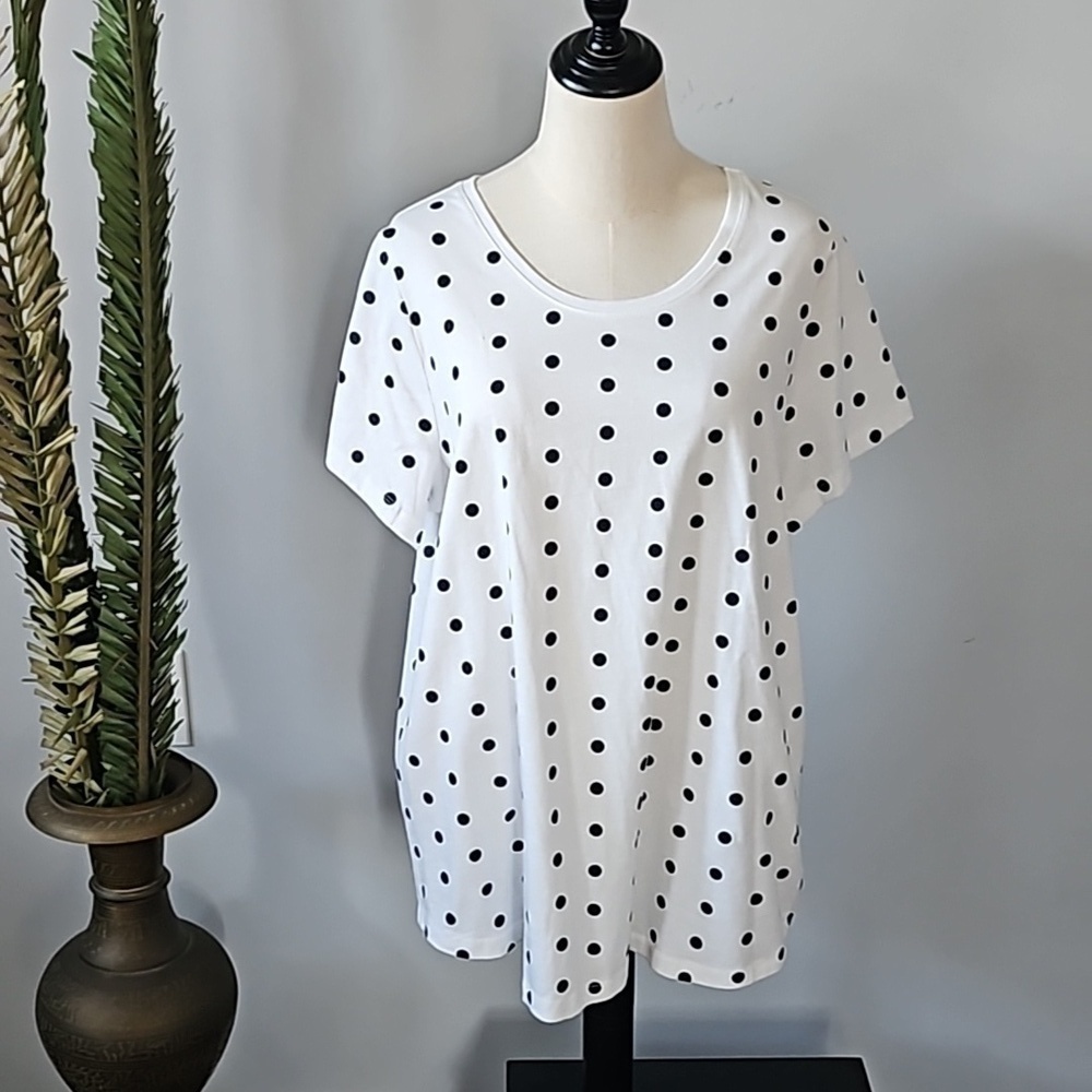 ellos Off-White and Black Polka Dot Short Sleeve Tee NWOT